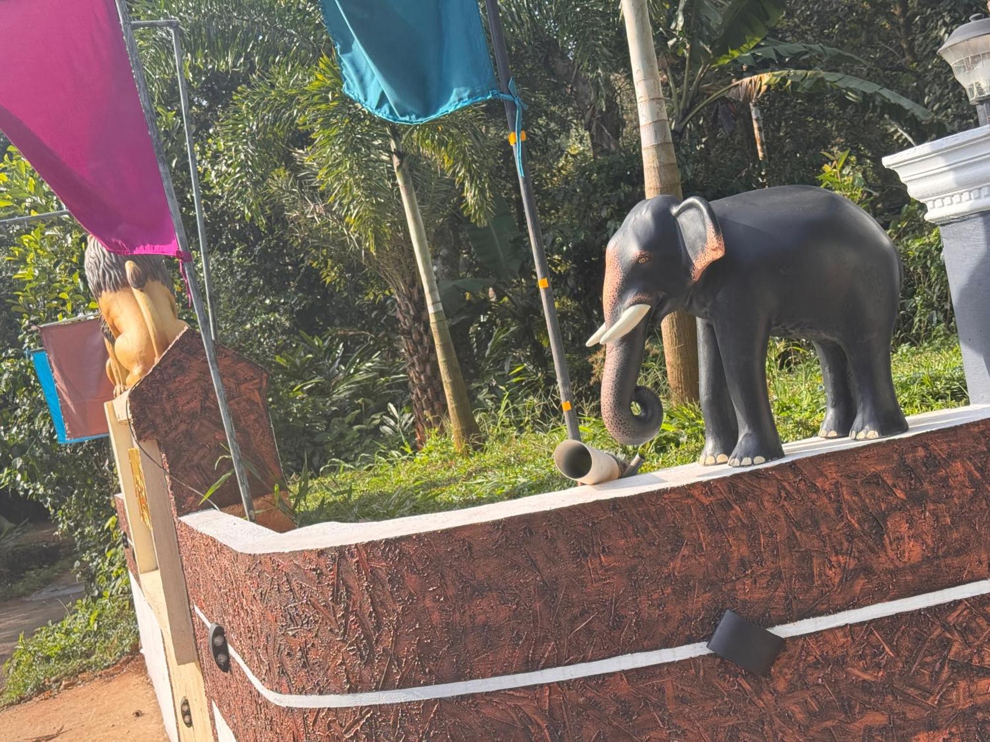Arabian Holiday Resort With Swimming Pool In Idukki Calvary Mount Luaran gambar